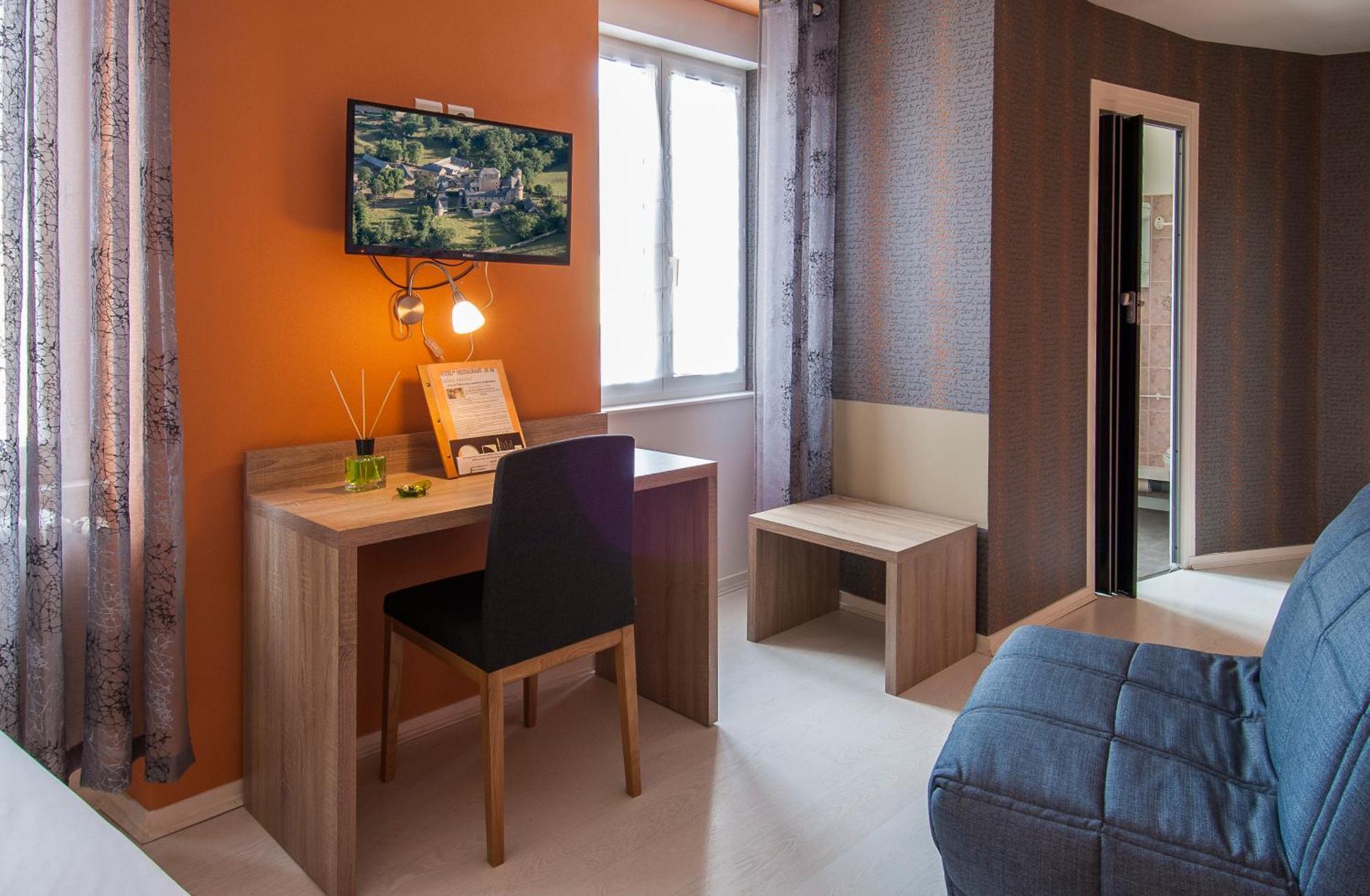 Logis Hotel Restaurant Cazes Arazat Laissac 외부 사진