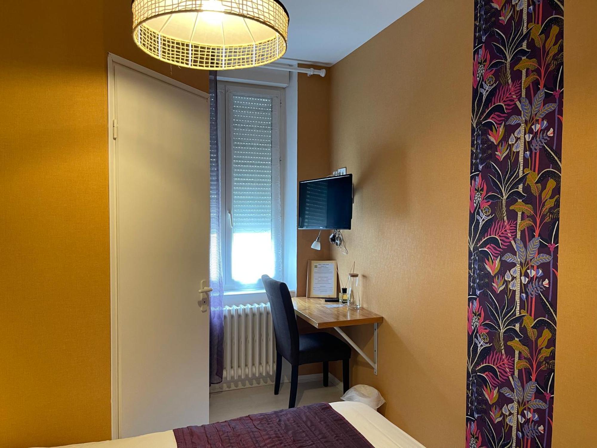 Logis Hotel Restaurant Cazes Arazat Laissac 외부 사진
