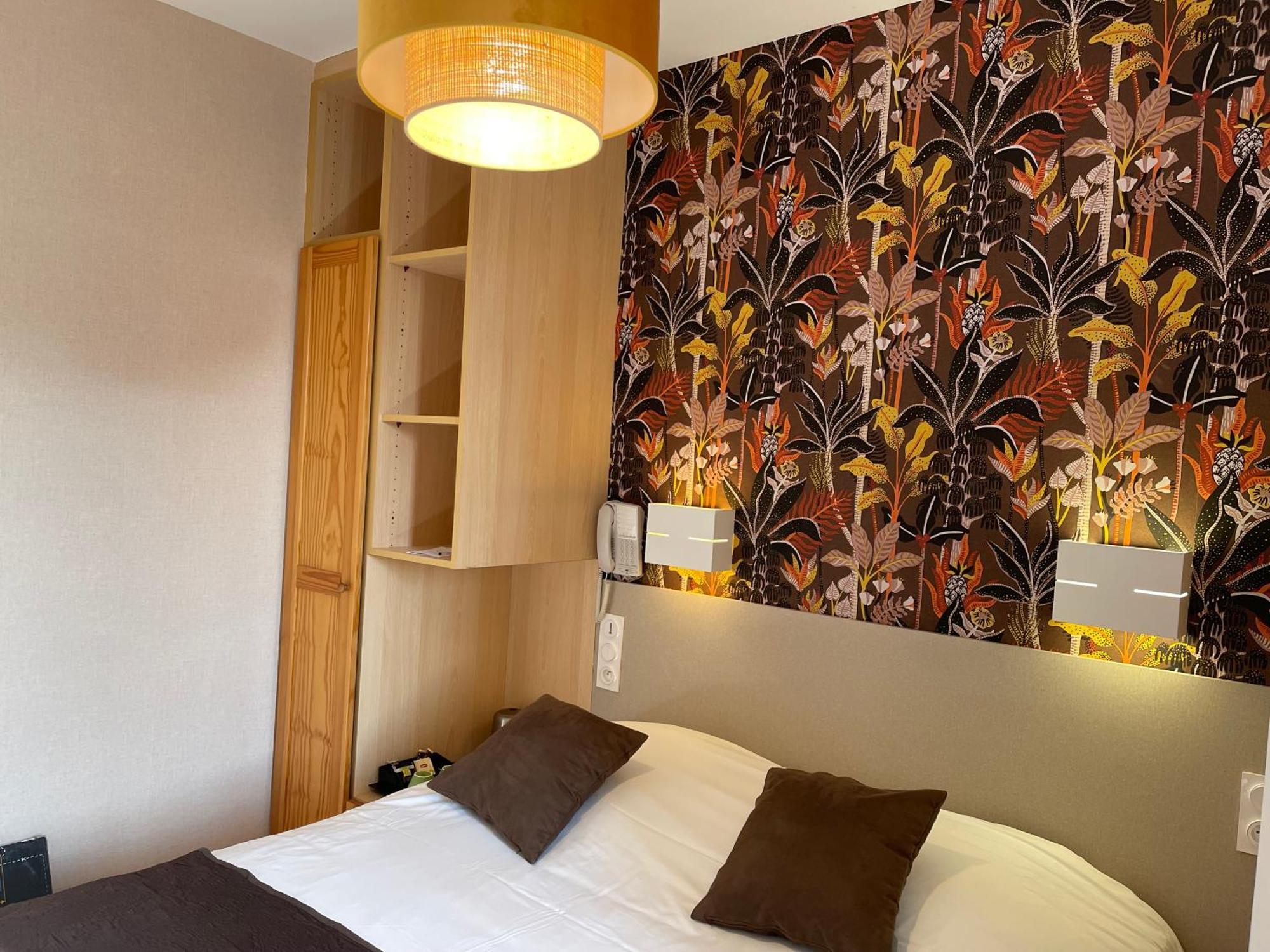 Logis Hotel Restaurant Cazes Arazat Laissac 외부 사진